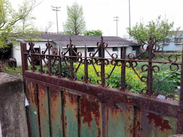FF_david-stewart_rusty gate
